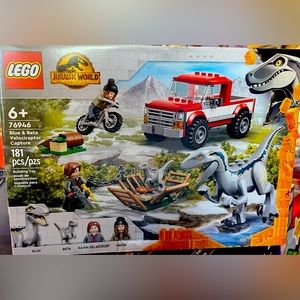 LEGO BLUE AND BETA VELOCIRAPTOR CAPTURE